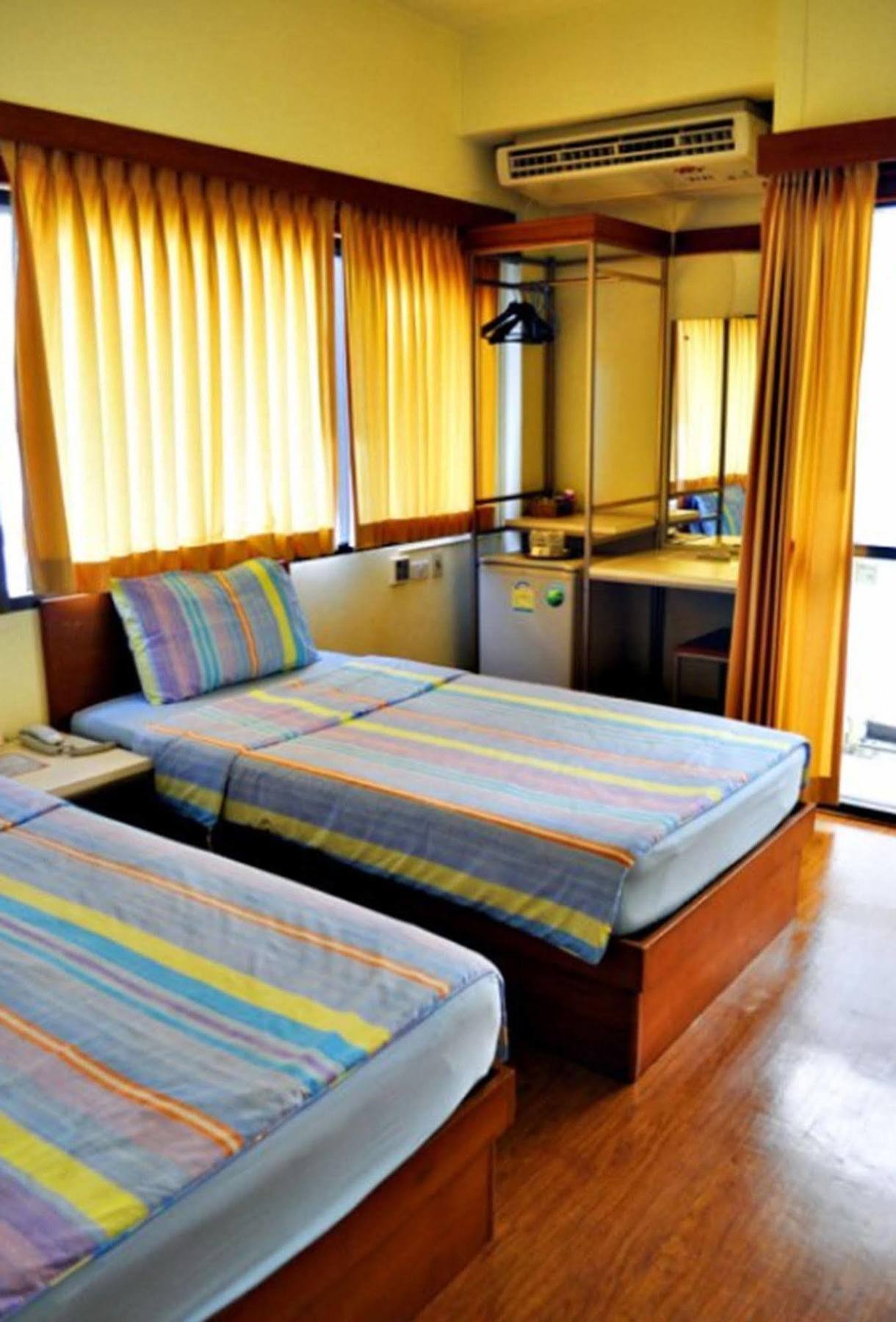Mad Monkey Hostel Bangkok Luaran gambar