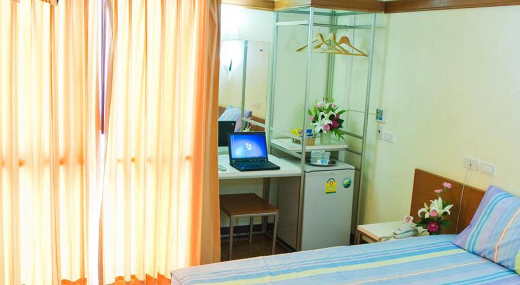 Mad Monkey Hostel Bangkok Luaran gambar