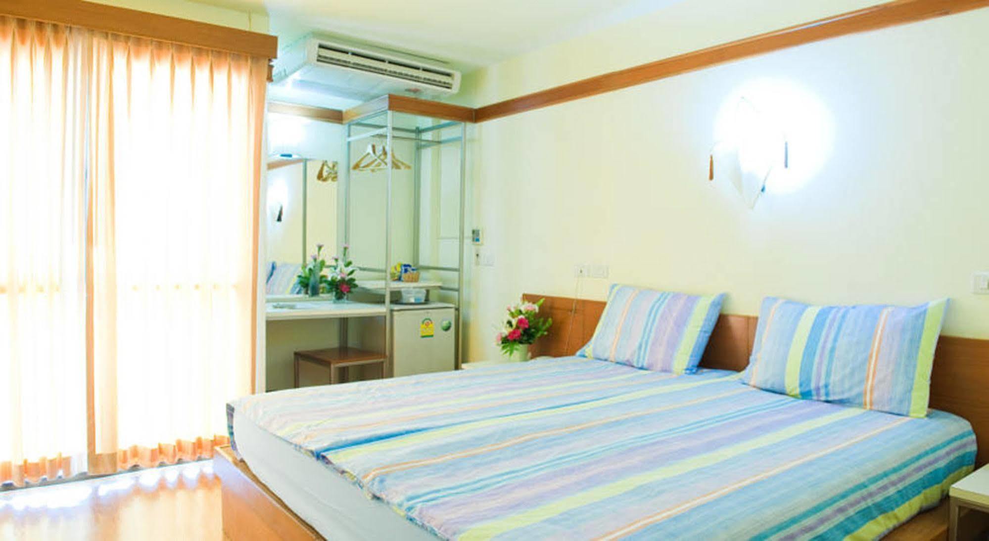 Mad Monkey Hostel Bangkok Luaran gambar